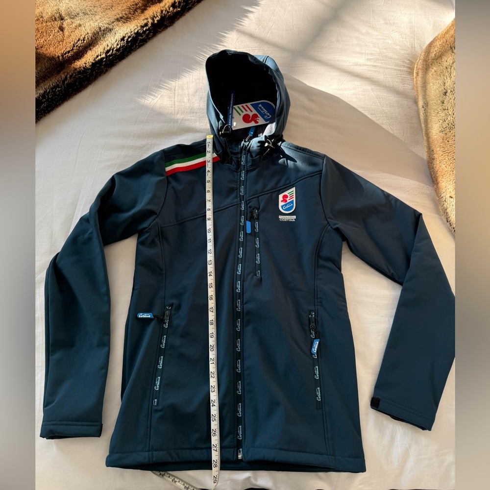 Authentic Cortina mid-weight jacket. Men’s small. From Italy. NWT